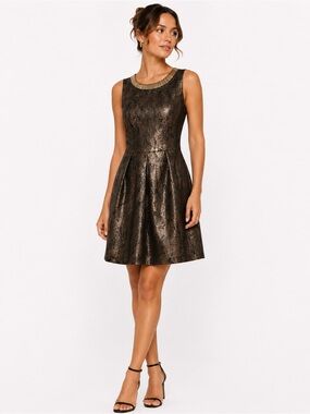 Romeo + Juliet Couture Size Large Metallic Bronze Sleeveless Fit-and-Flare Dress